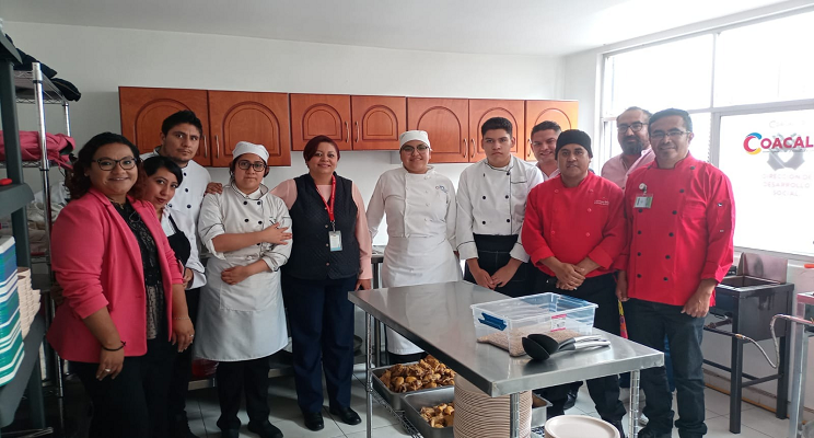 Estudiantes de Gastronomía apoyan comedor comunitario