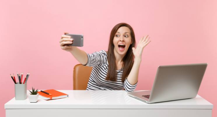 ¿TikToker y estudiante? ¡Se puede estudiando carreras en línea!